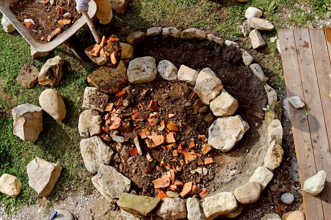Constructiing A Herb Spiral